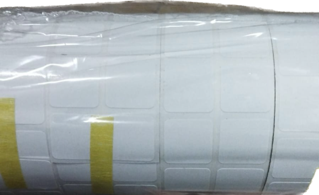 Этикетка 15x15 (2000 шт.) полуглянец (термотрансферная) артикул 0021-5927                  