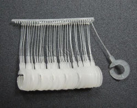 Расходный материал РасхМат HookPin35mmReg пласт. держатель (толст.)